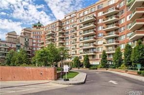 100 Hilton Avenue # 803E, Garden City, NY 11530