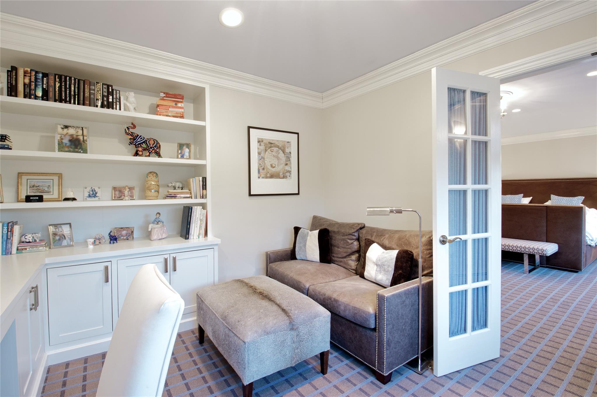 75 Chestnut Drive, East Hills, NY 11576