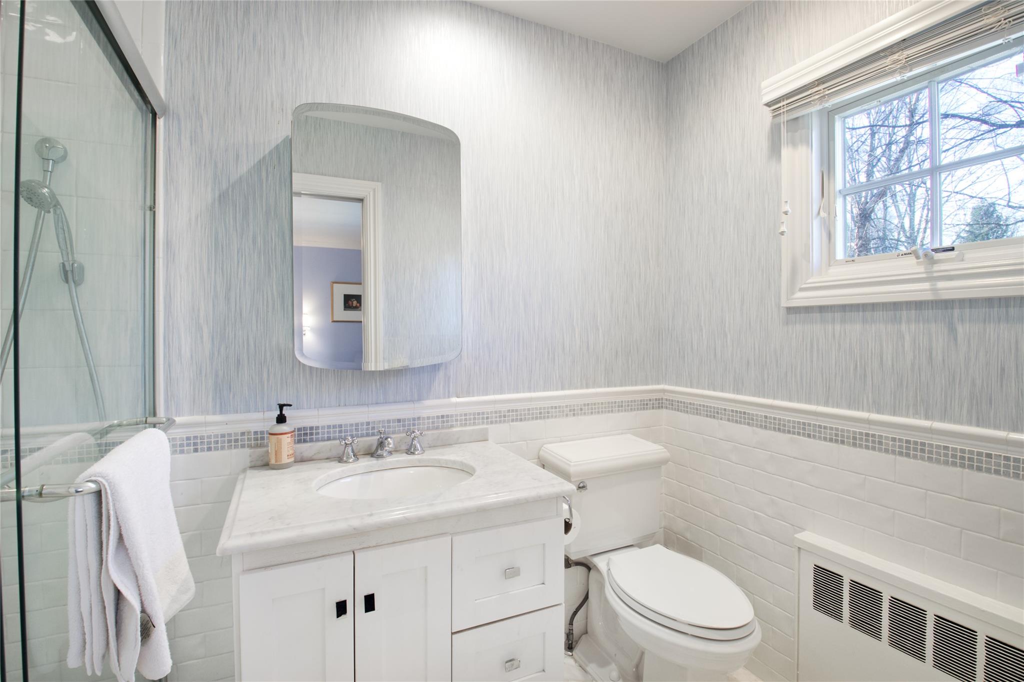 75 Chestnut Drive, East Hills, NY 11576