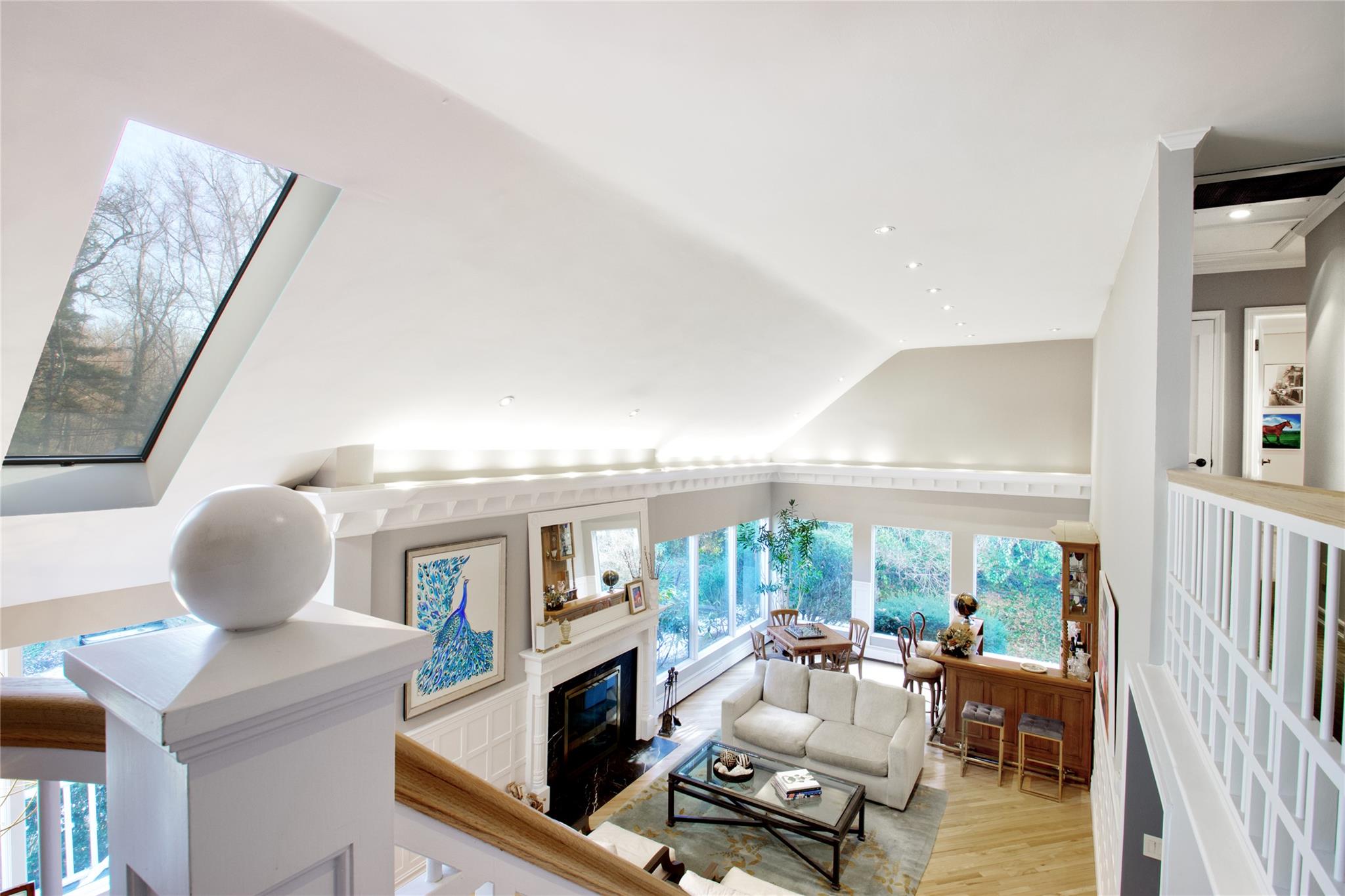 75 Chestnut Drive, East Hills, NY 11576