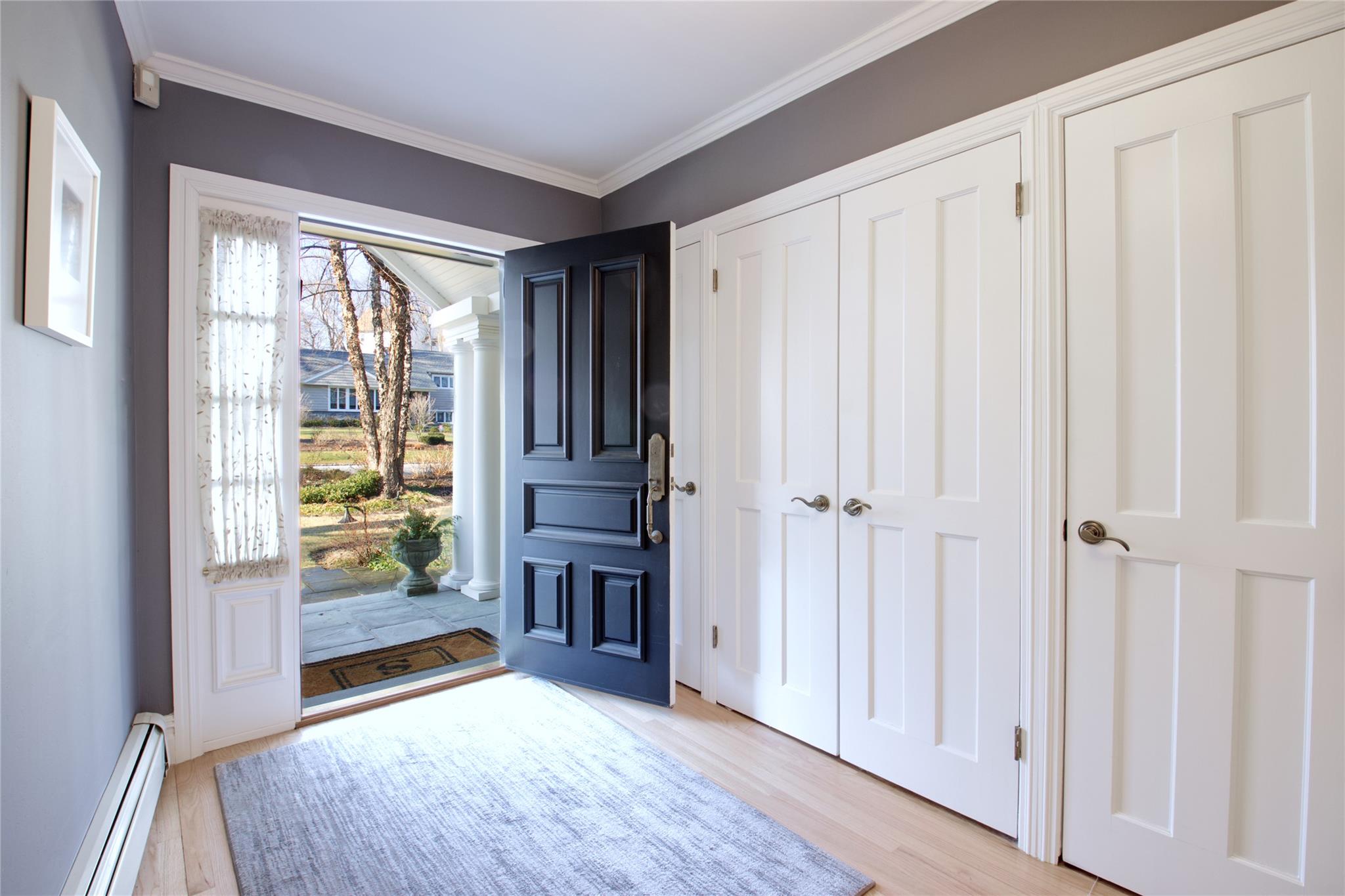 75 Chestnut Drive, East Hills, NY 11576