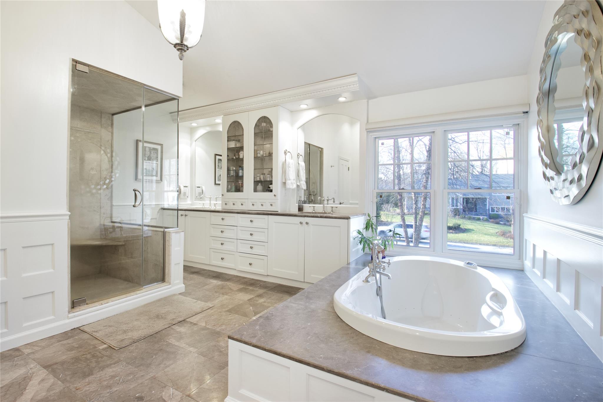 75 Chestnut Drive, East Hills, NY 11576