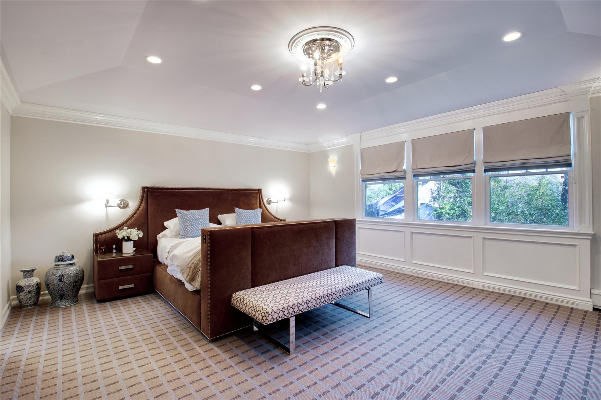 75 Chestnut Drive, East Hills, NY 11576