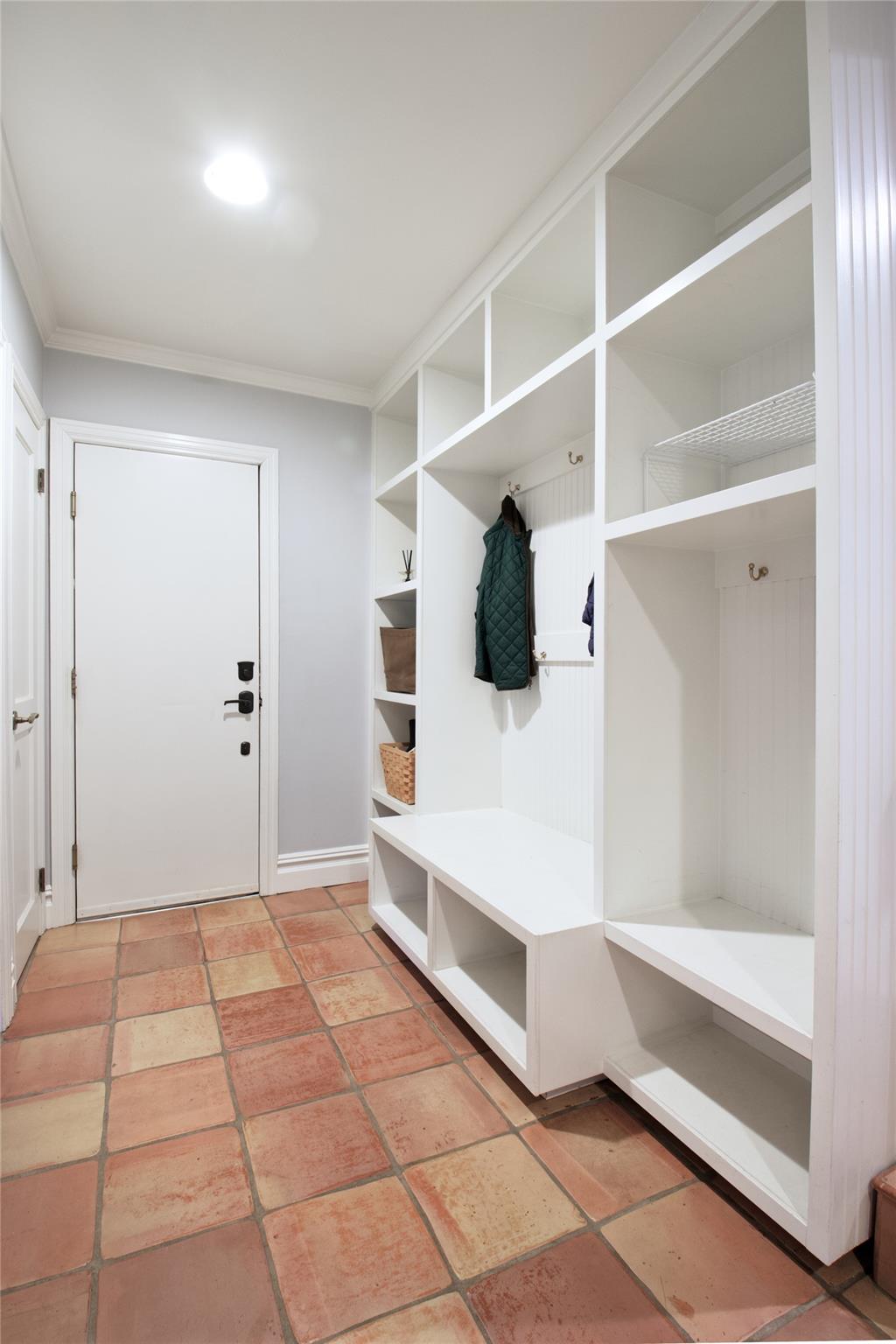 75 Chestnut Drive, East Hills, NY 11576