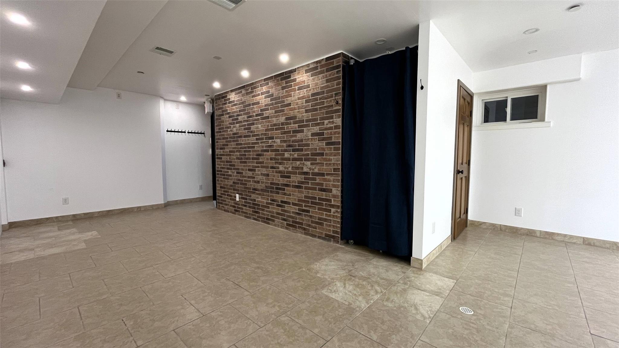 6709 Woodside Avenue, Woodside, NY 11377