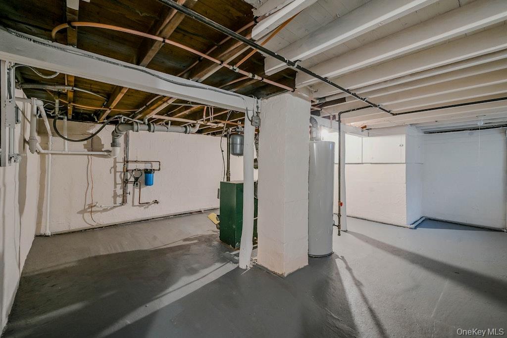 1031 West Street, Riverhead, NY 11901