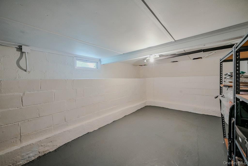 1031 West Street, Riverhead, NY 11901