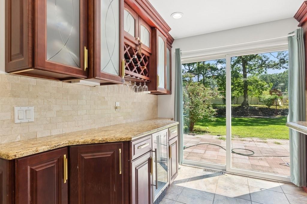 7 Mortimer Street, Westhampton Beach, NY 11978