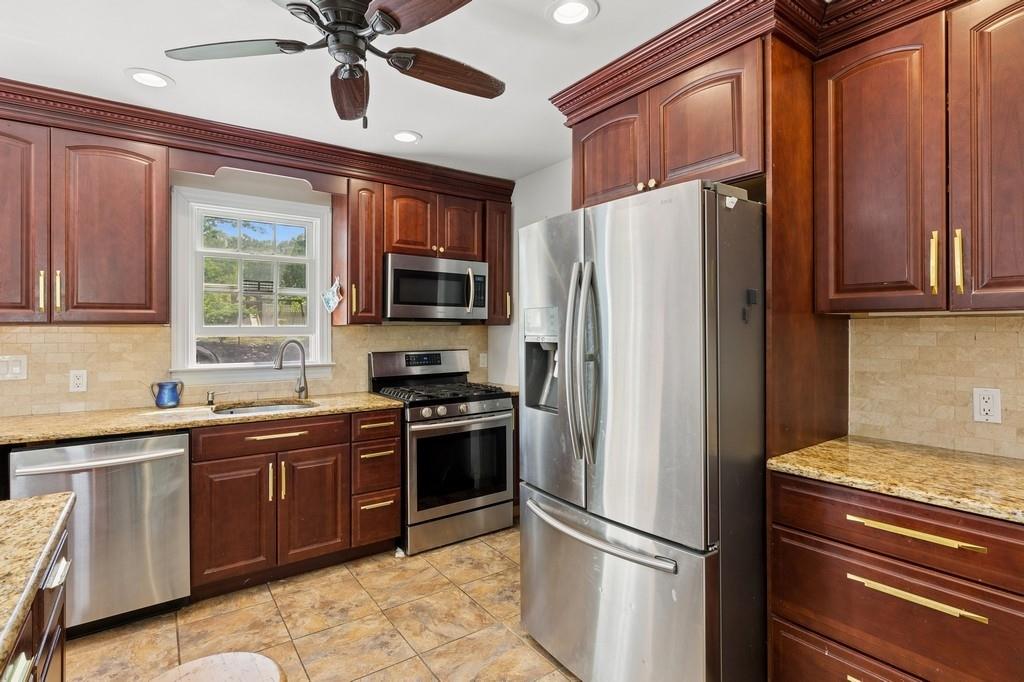 7 Mortimer Street, Westhampton Beach, NY 11978