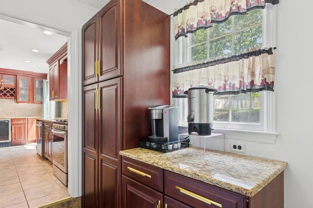 7 Mortimer Street, Westhampton Beach, NY 11978