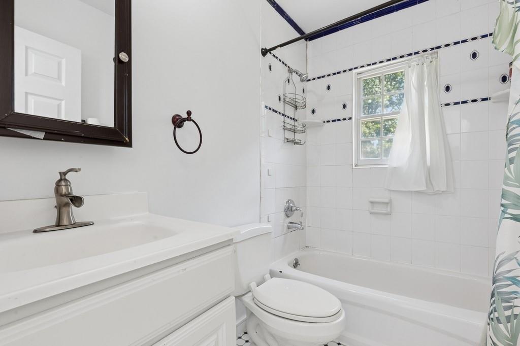 7 Mortimer Street, Westhampton Beach, NY 11978