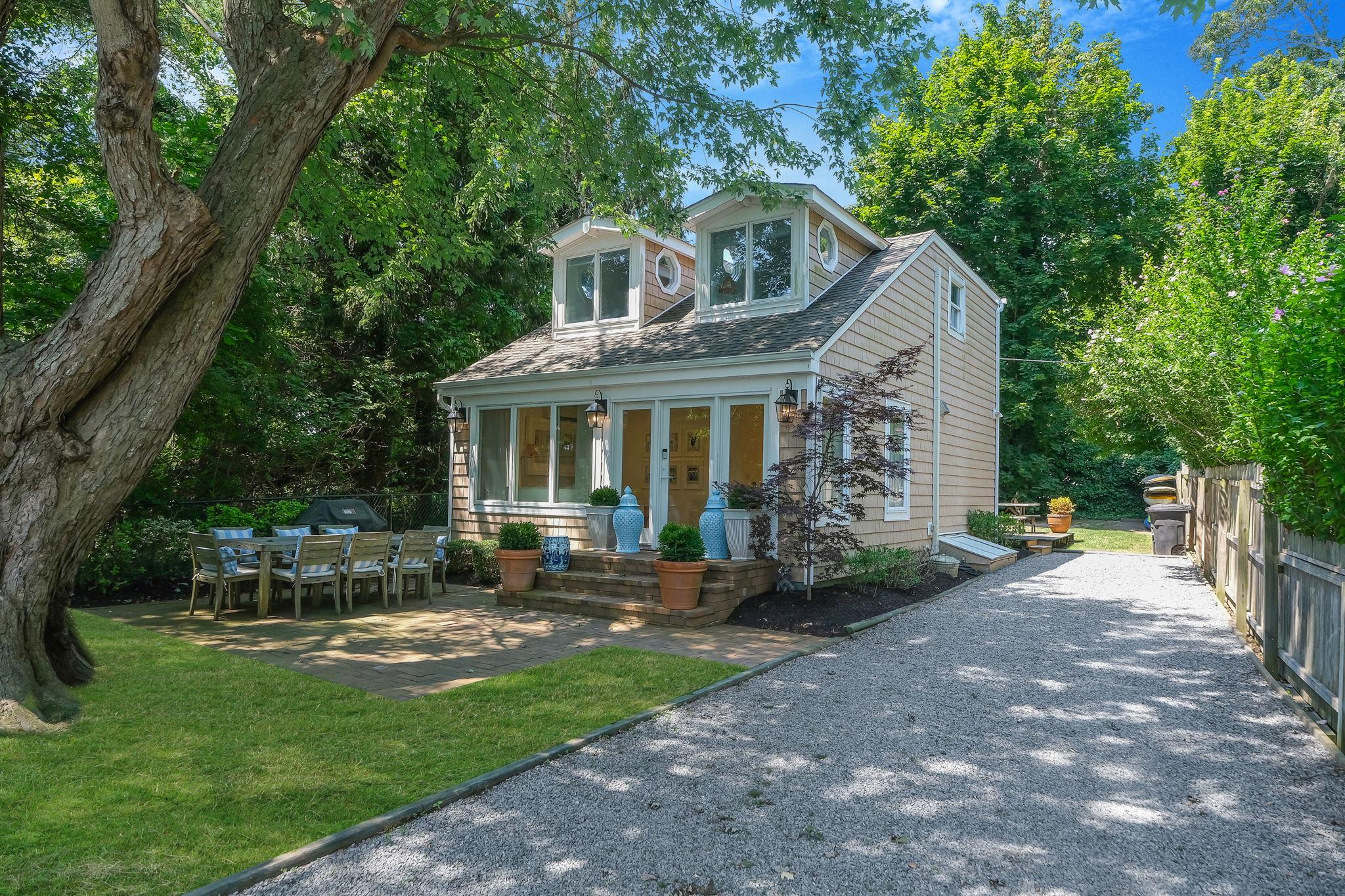 22 S Dunton Avenue, East Patchogue, NY 11772