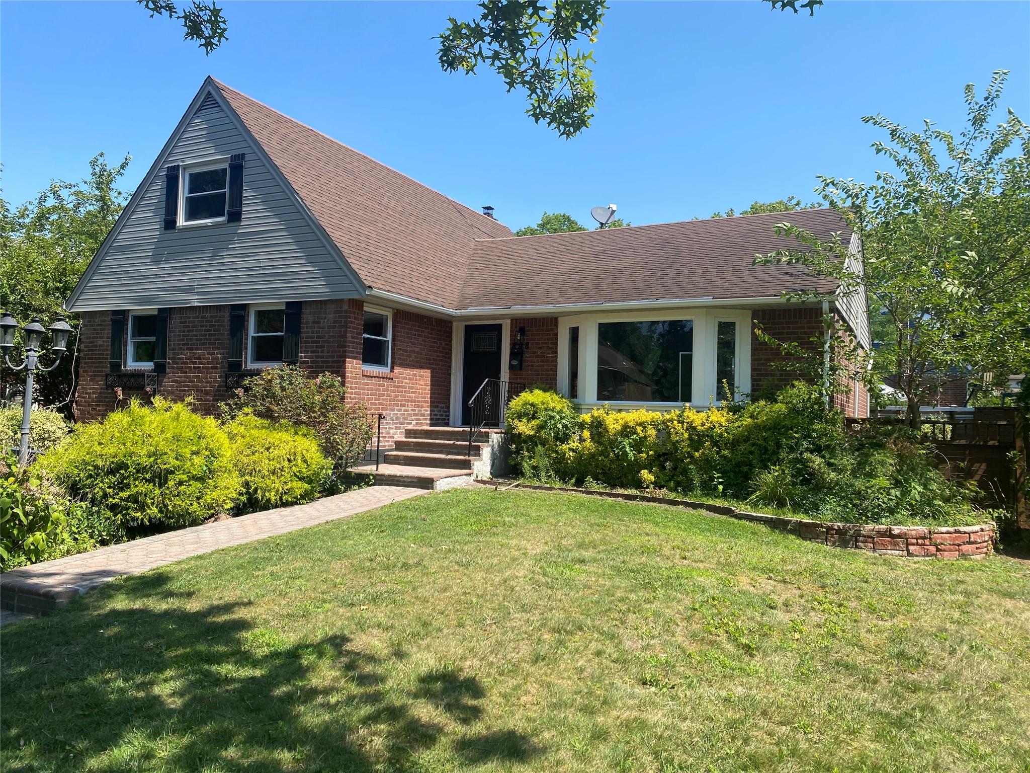 898 Baldwin Drive, Westbury, NY 11590