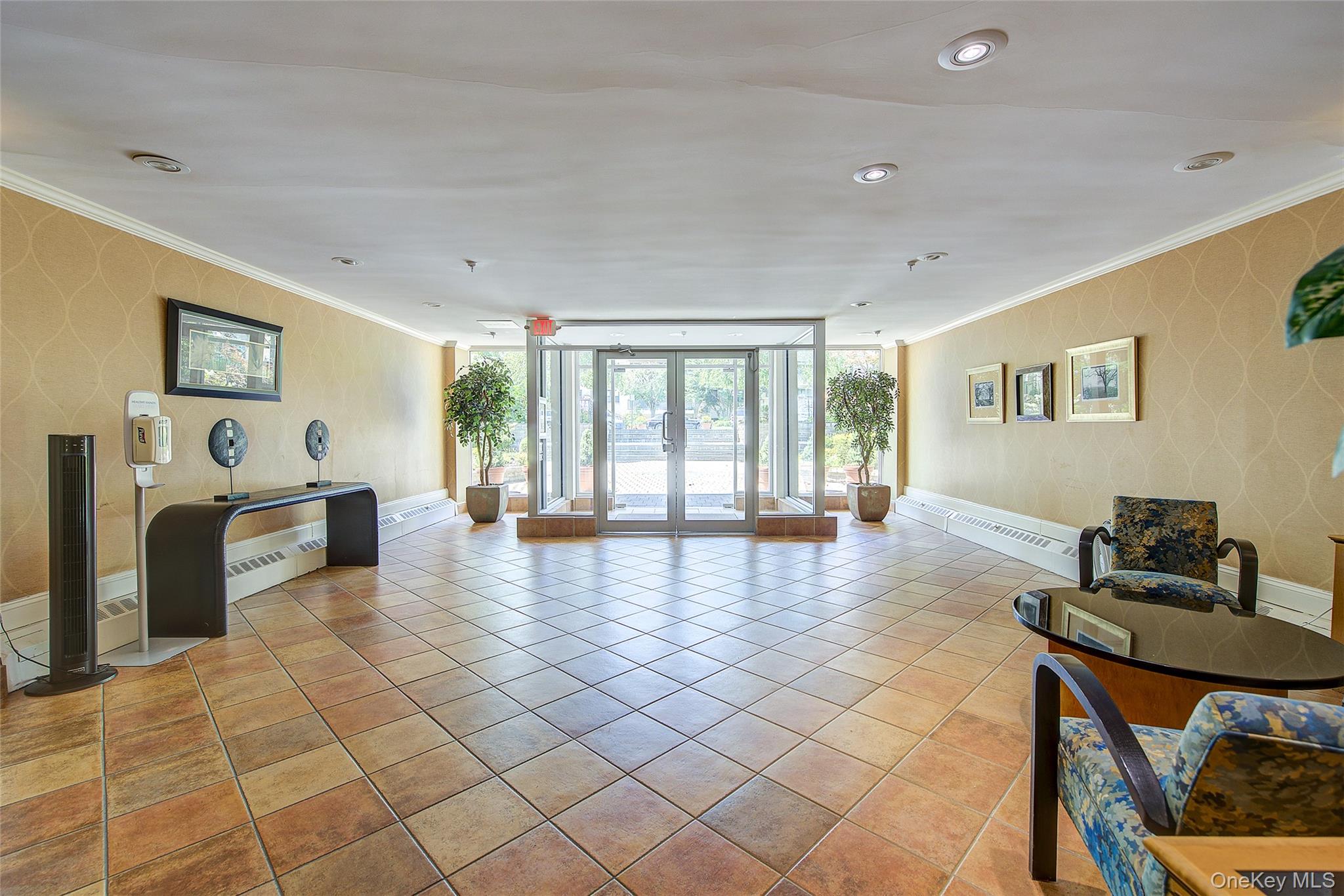 25 Park Place # 3P, Great Neck, NY 11021