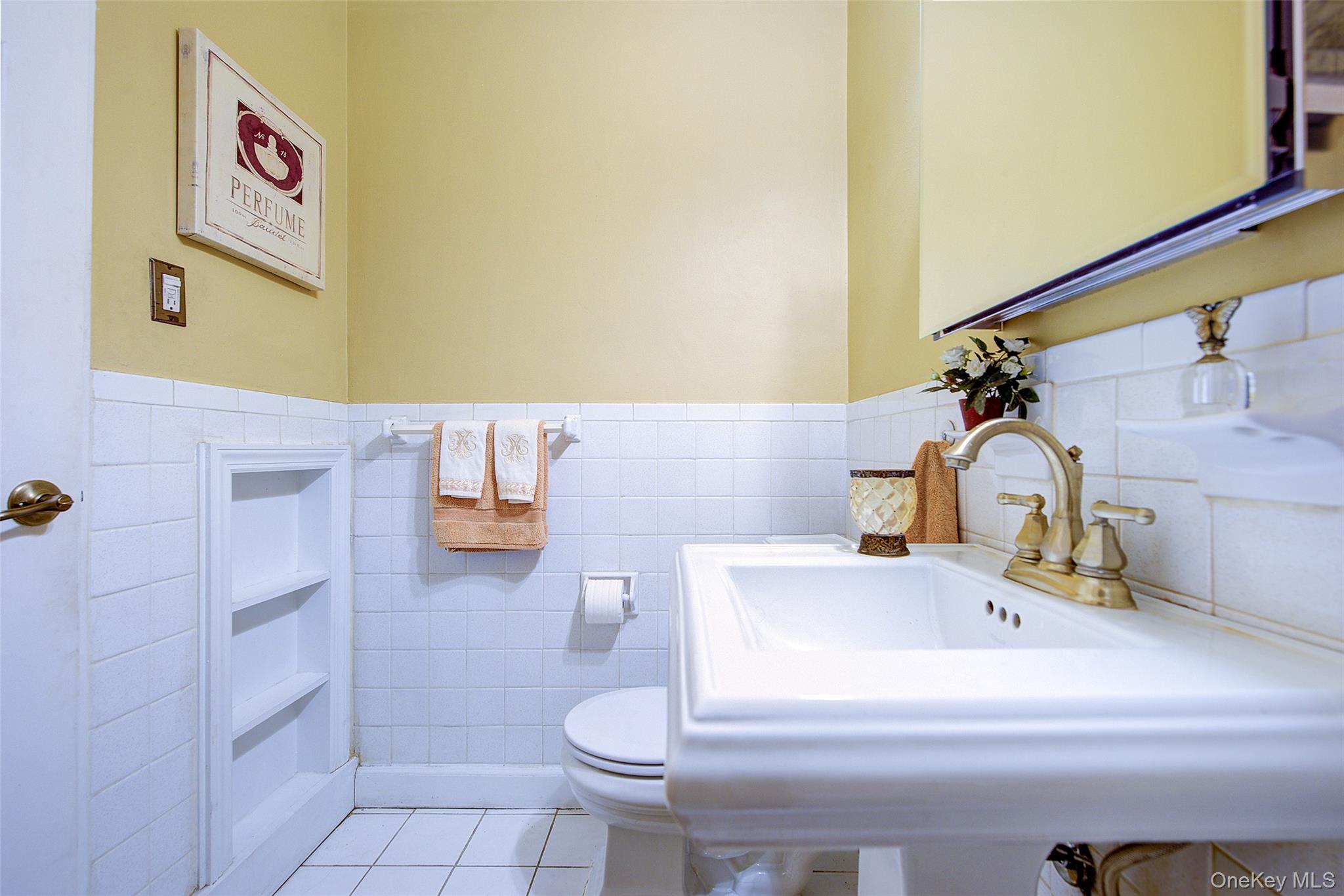 25 Park Place # 3P, Great Neck, NY 11021