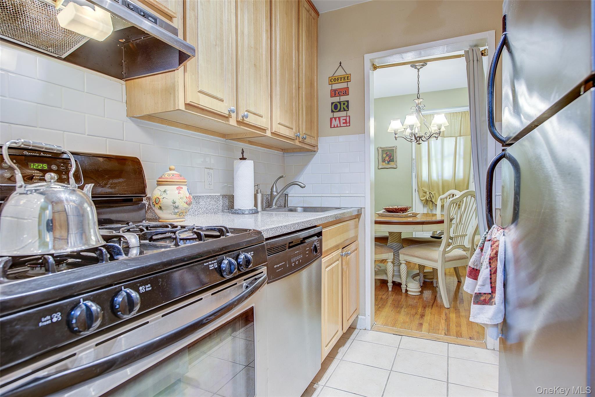 25 Park Place # 3P, Great Neck, NY 11021