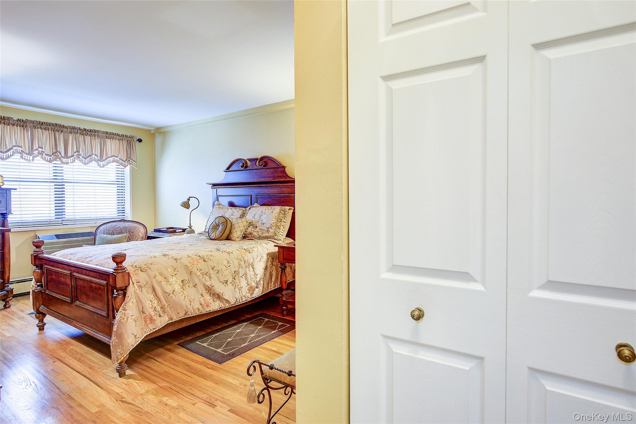 25 Park Place # 3P, Great Neck, NY 11021