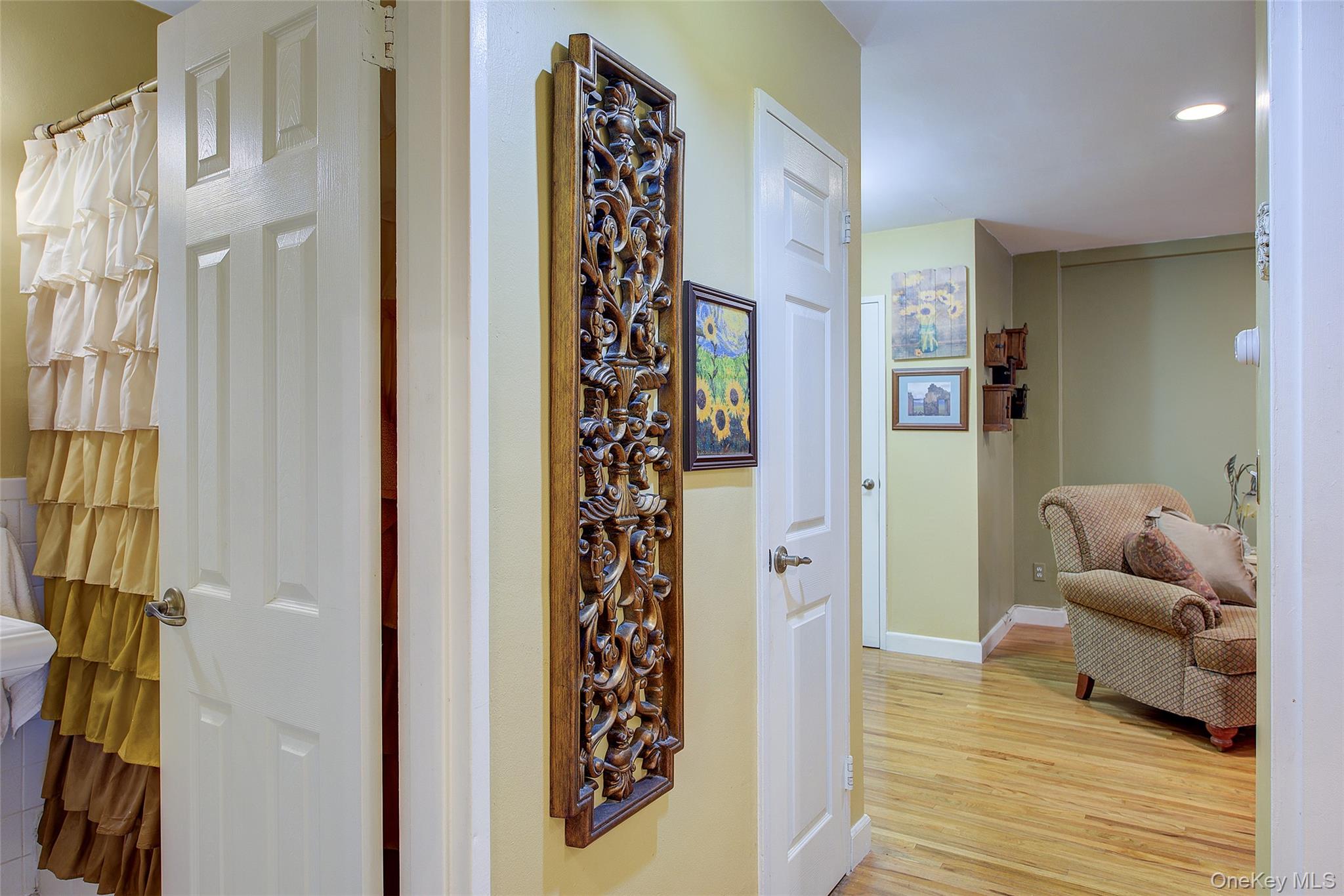 25 Park Place # 3P, Great Neck, NY 11021