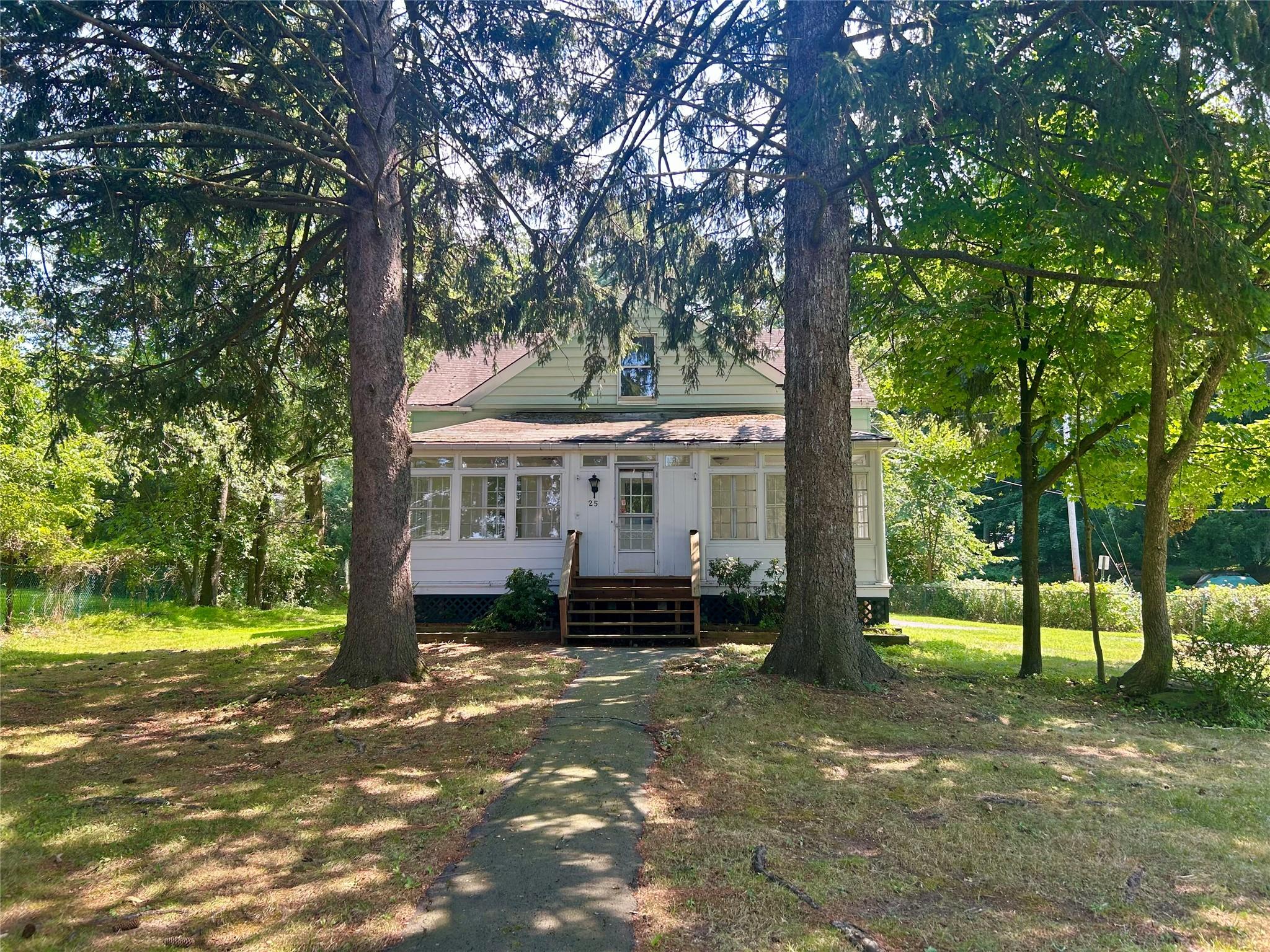 25 Lake Road, Valley Cottage, NY 10989