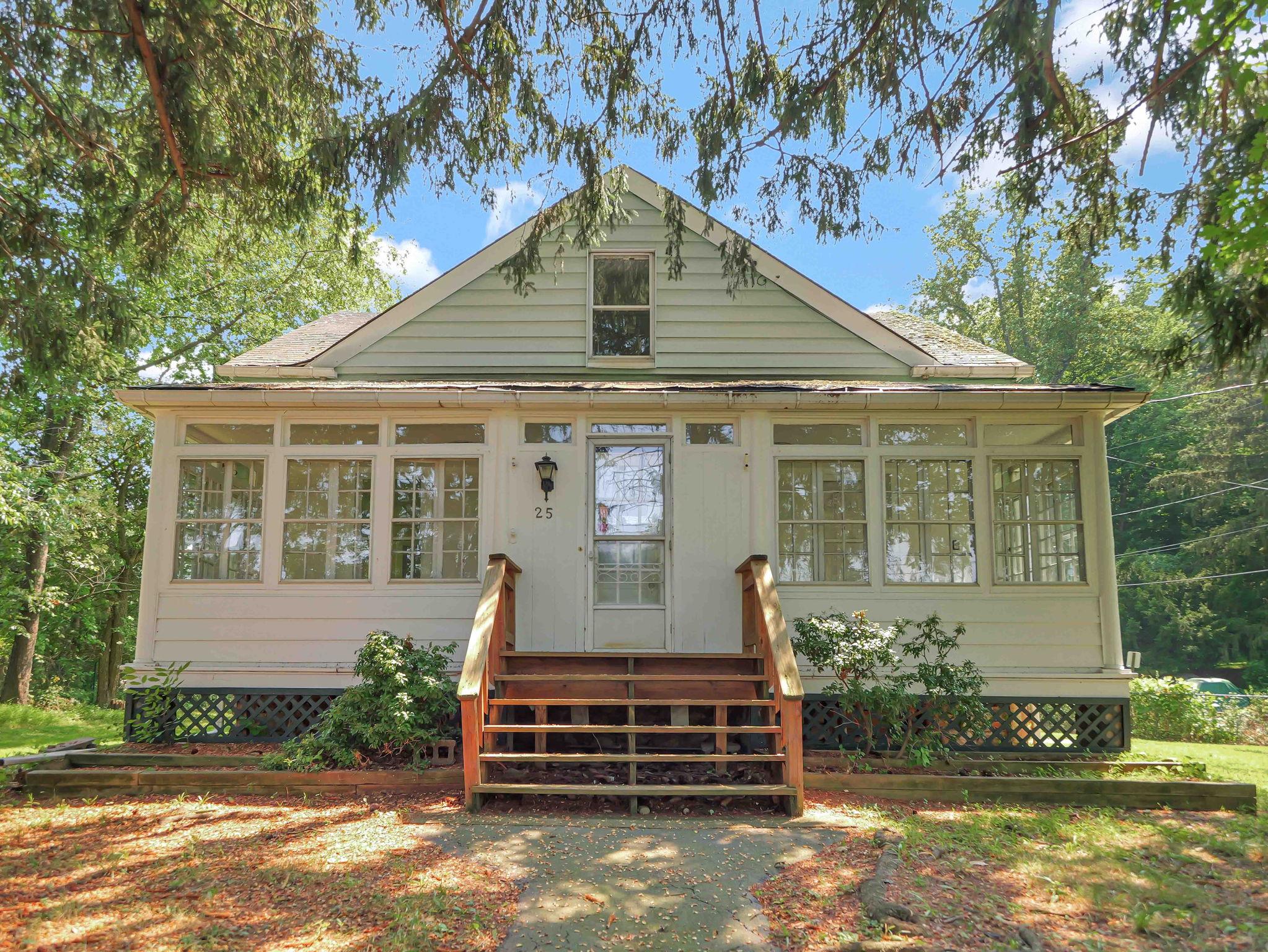 25 Lake Road, Valley Cottage, NY 10989