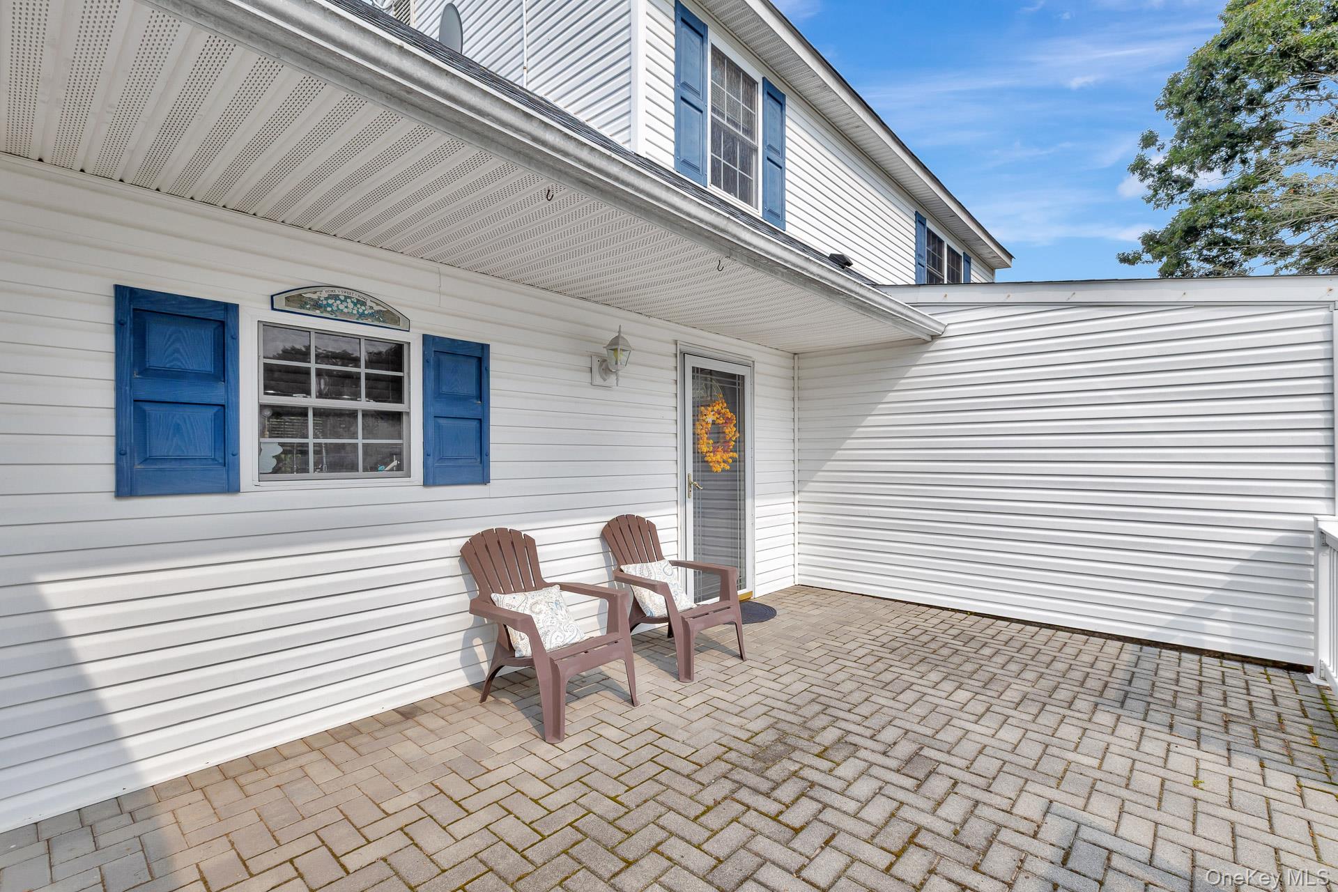 10 Matsunaye Drive, Medford, NY 11763