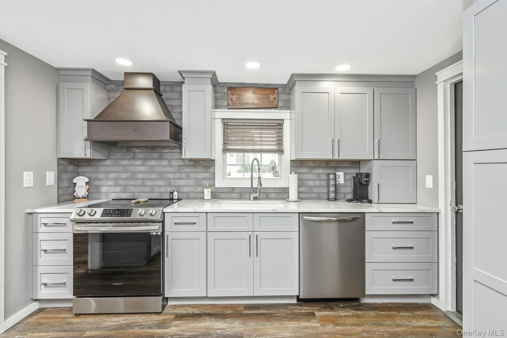 10 Matsunaye Drive, Medford, NY 11763