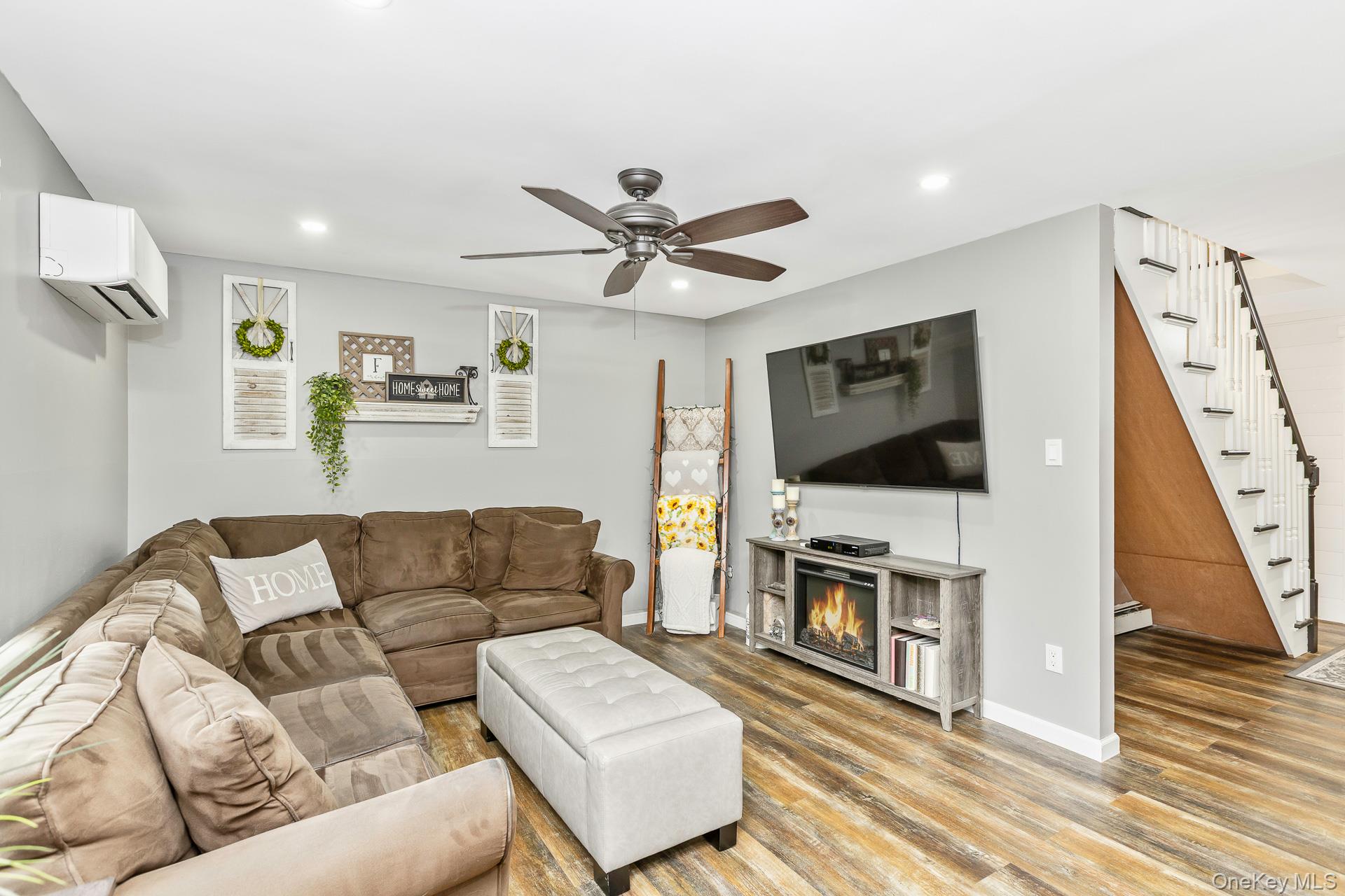 10 Matsunaye Drive, Medford, NY 11763