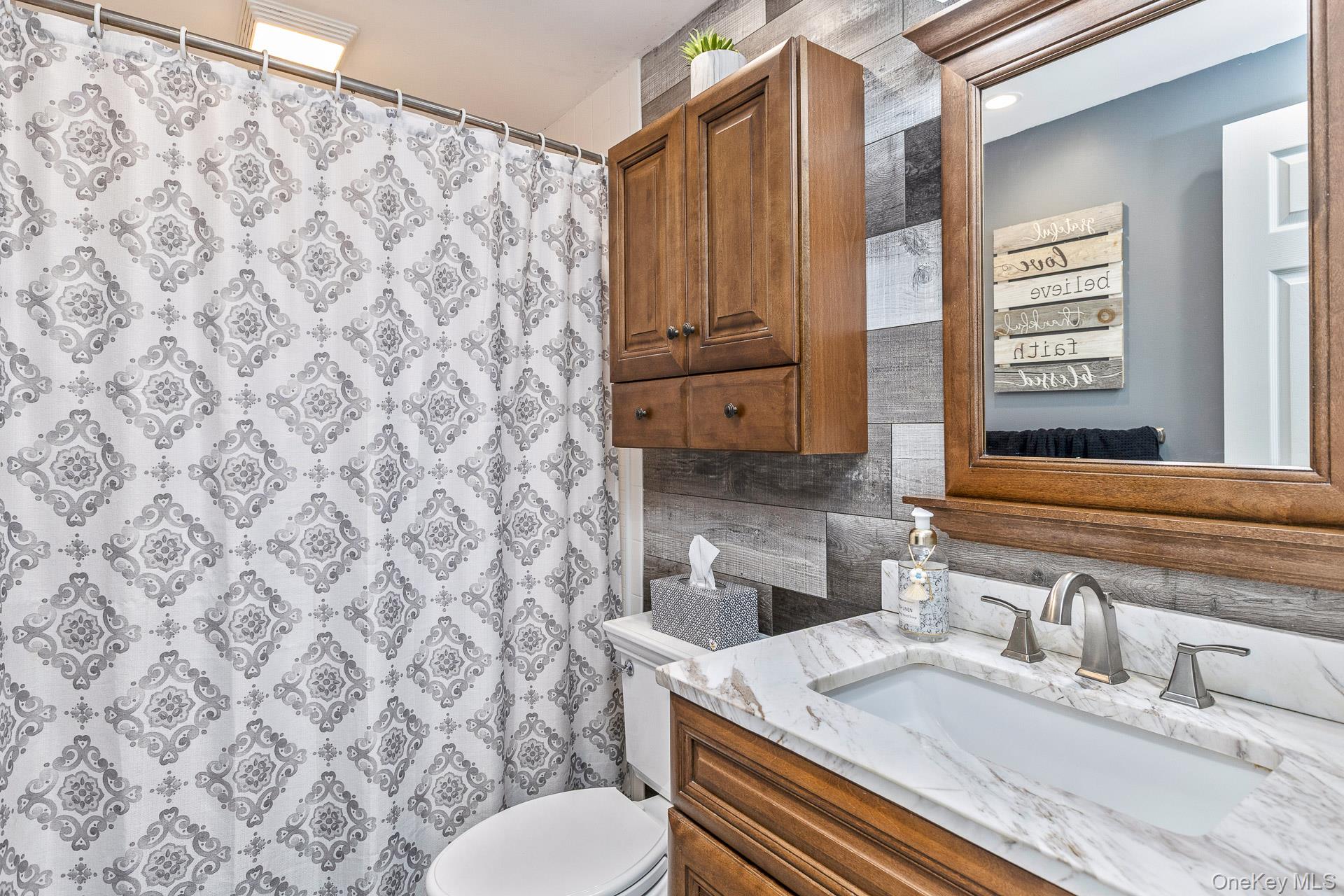 10 Matsunaye Drive, Medford, NY 11763