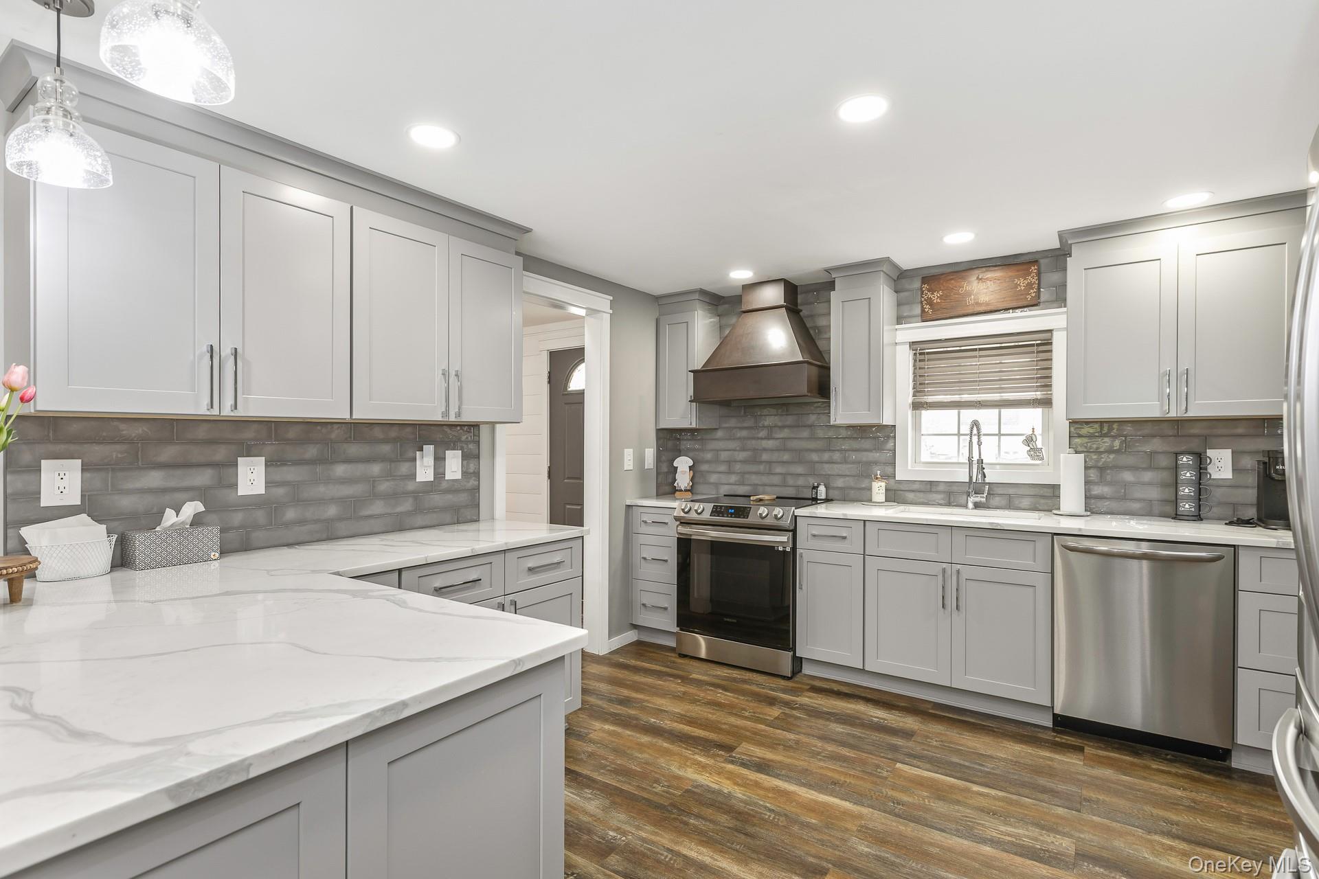 10 Matsunaye Drive, Medford, NY 11763