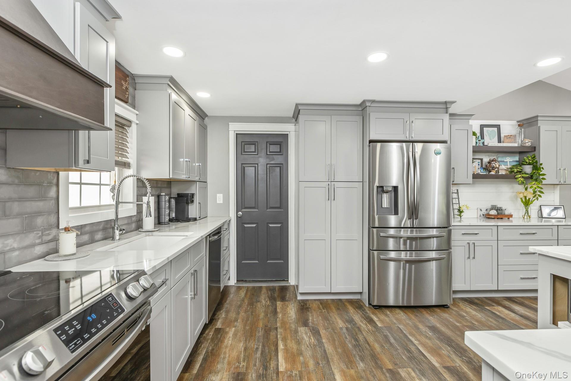 10 Matsunaye Drive, Medford, NY 11763