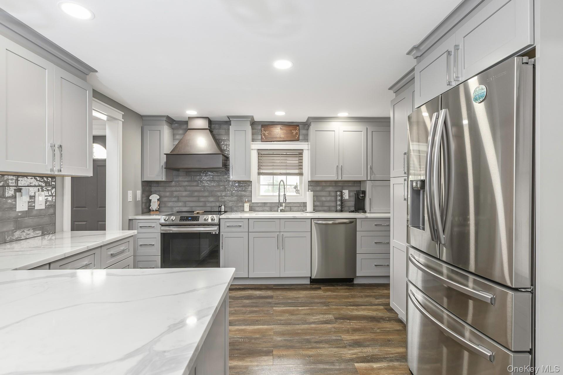 10 Matsunaye Drive, Medford, NY 11763