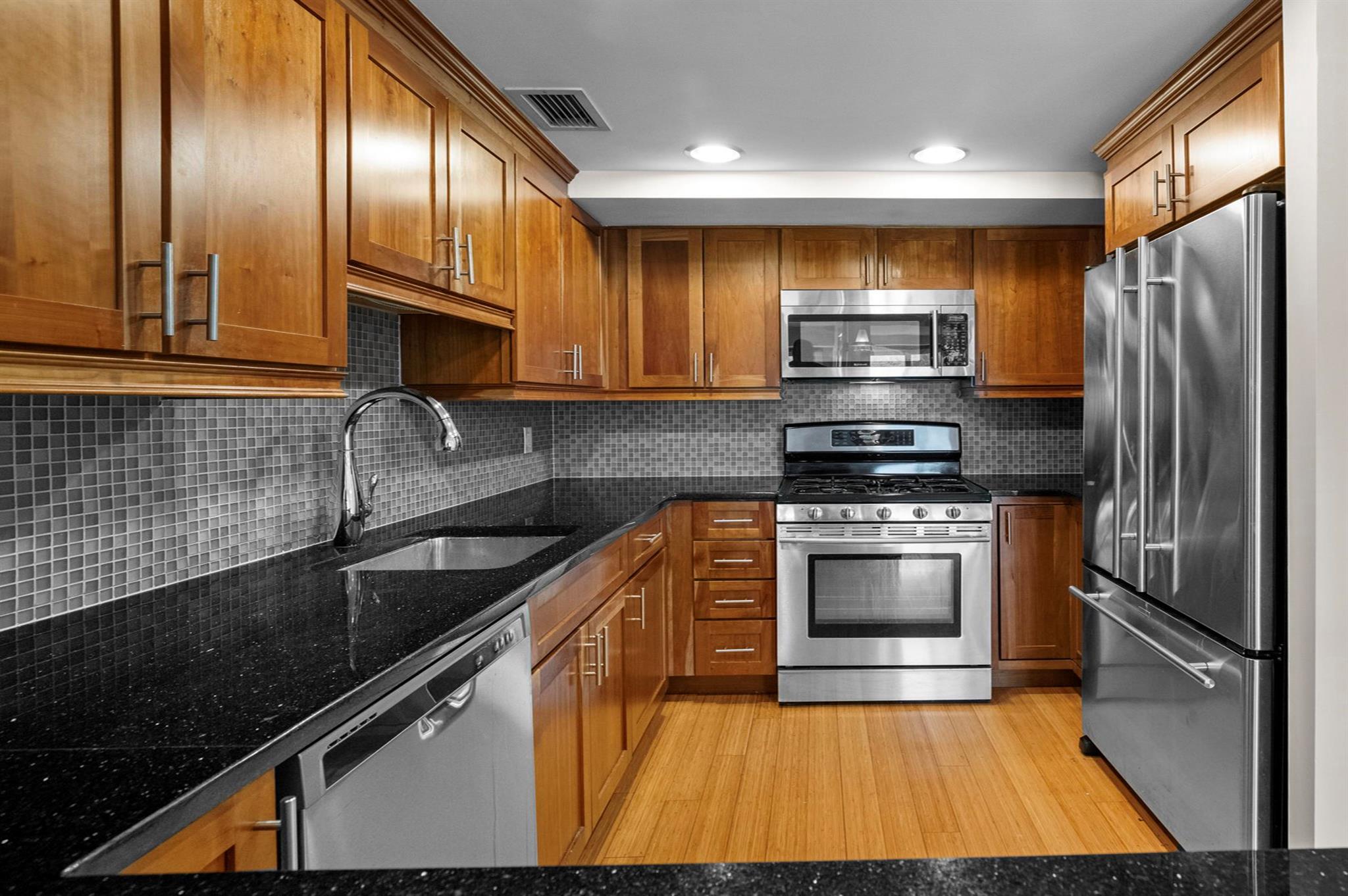 1020 Warburton Avenue # 12F, Yonkers, NY 10701