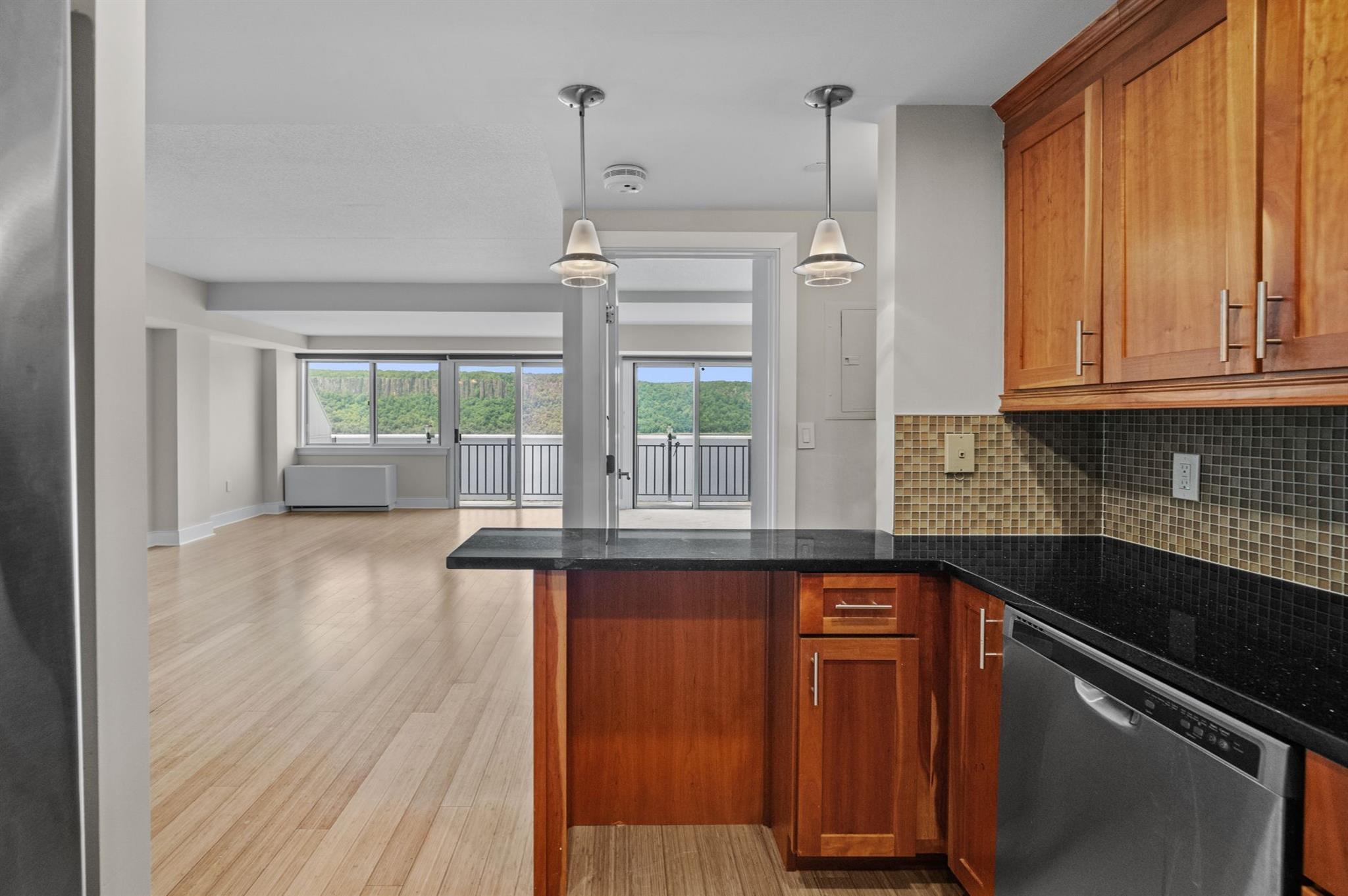 1020 Warburton Avenue # 12F, Yonkers, NY 10701