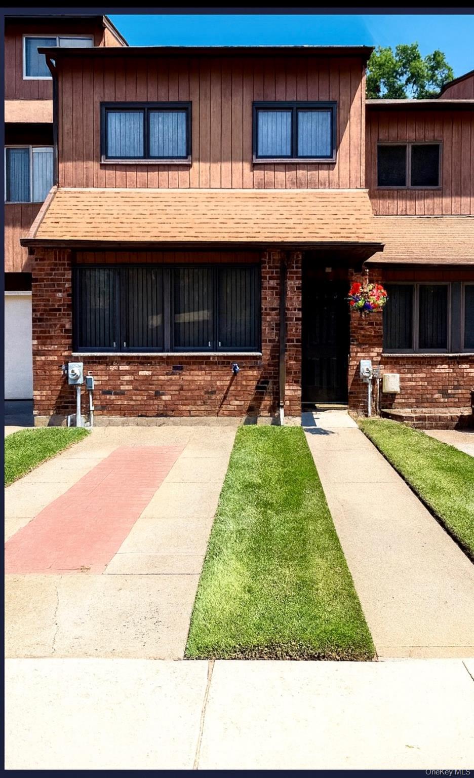 69 Alan Loop, Staten Island, NY 10304