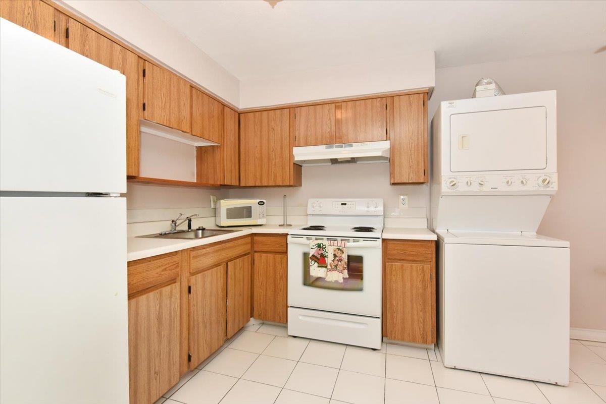 200 Farber Drive # 200, West Babylon, NY 11704