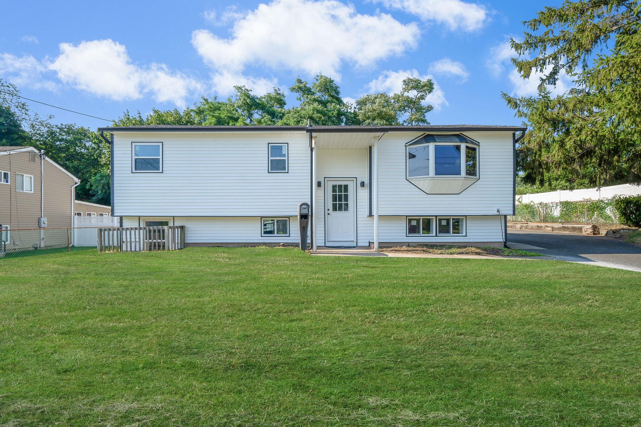 1807 Race Avenue, Medford, NY 11763