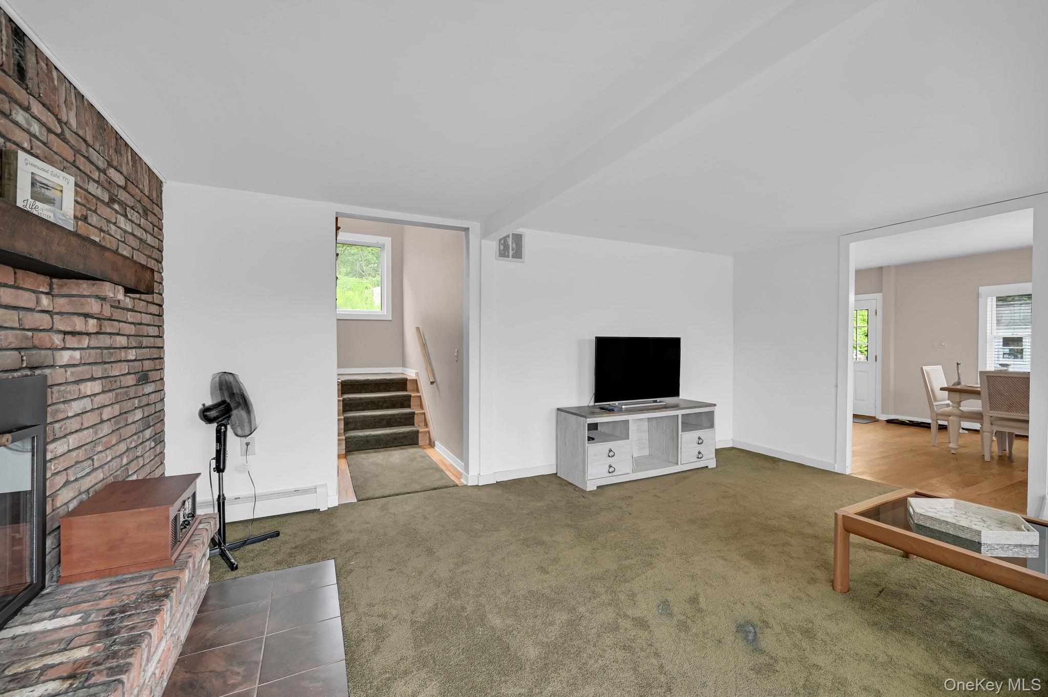 47 Blueberry Hill, Greenwood Lake, NY 10925