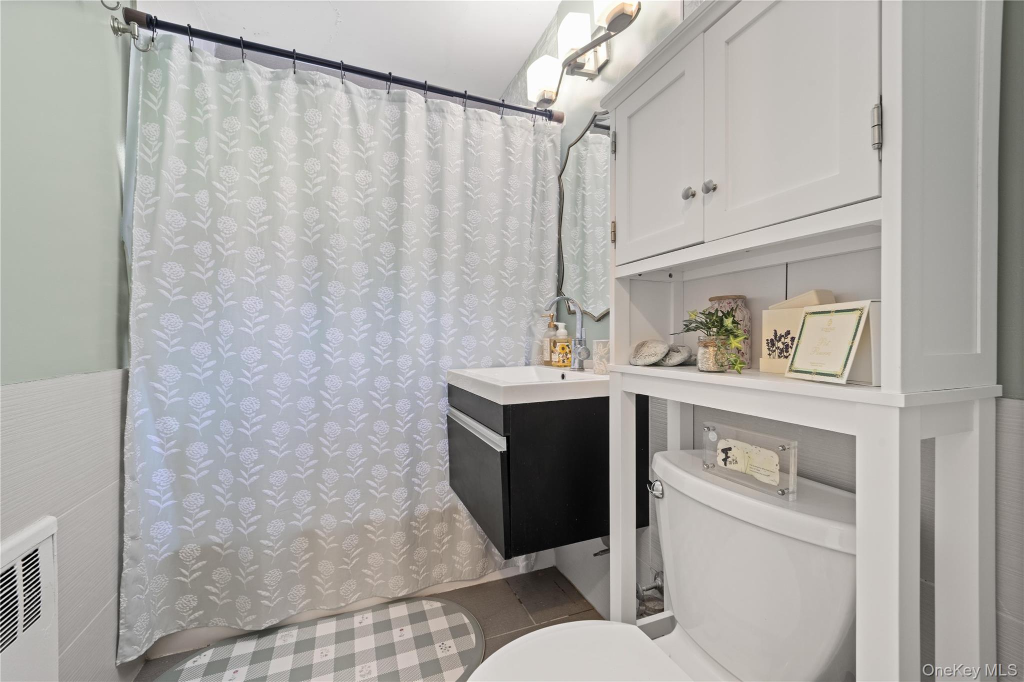 69-09 215th Street # Lower 1, Bayside, NY 11364