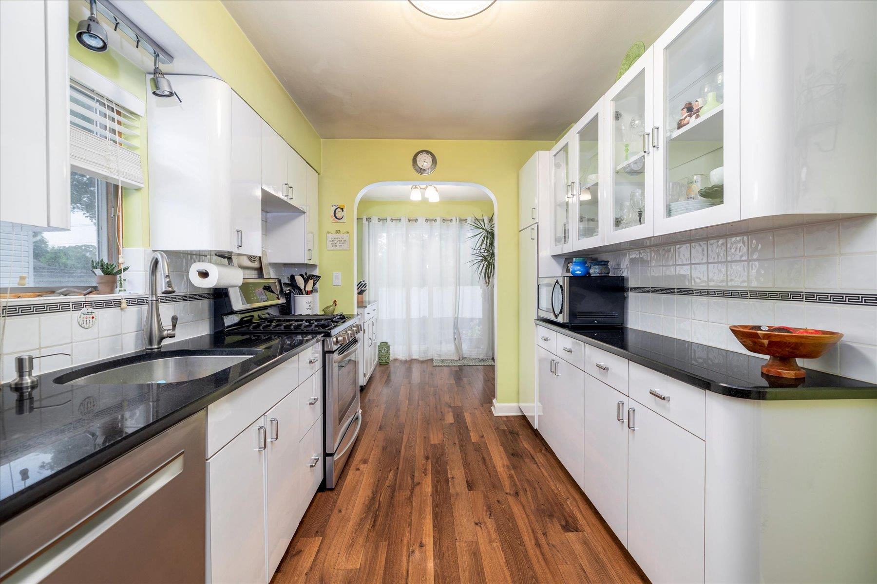 2534 Yorktown Street, Oceanside, NY 11572