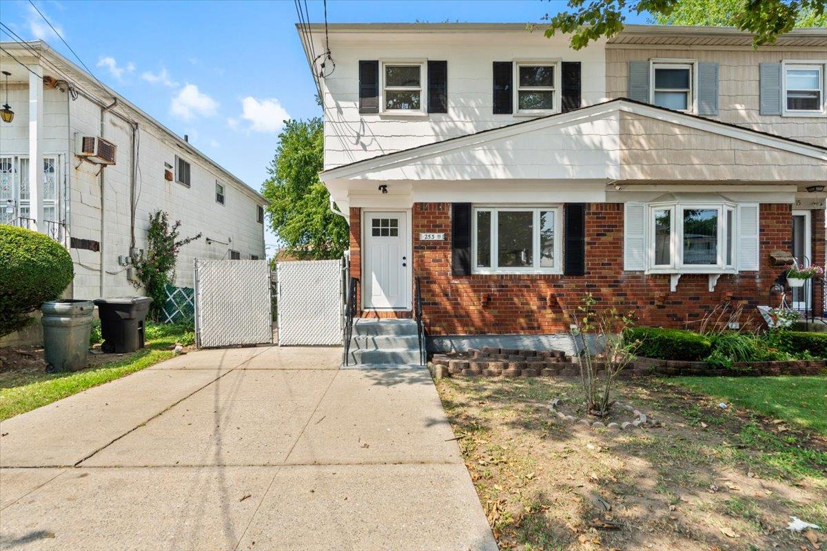 25311 147th Road, Rosedale, NY 11422