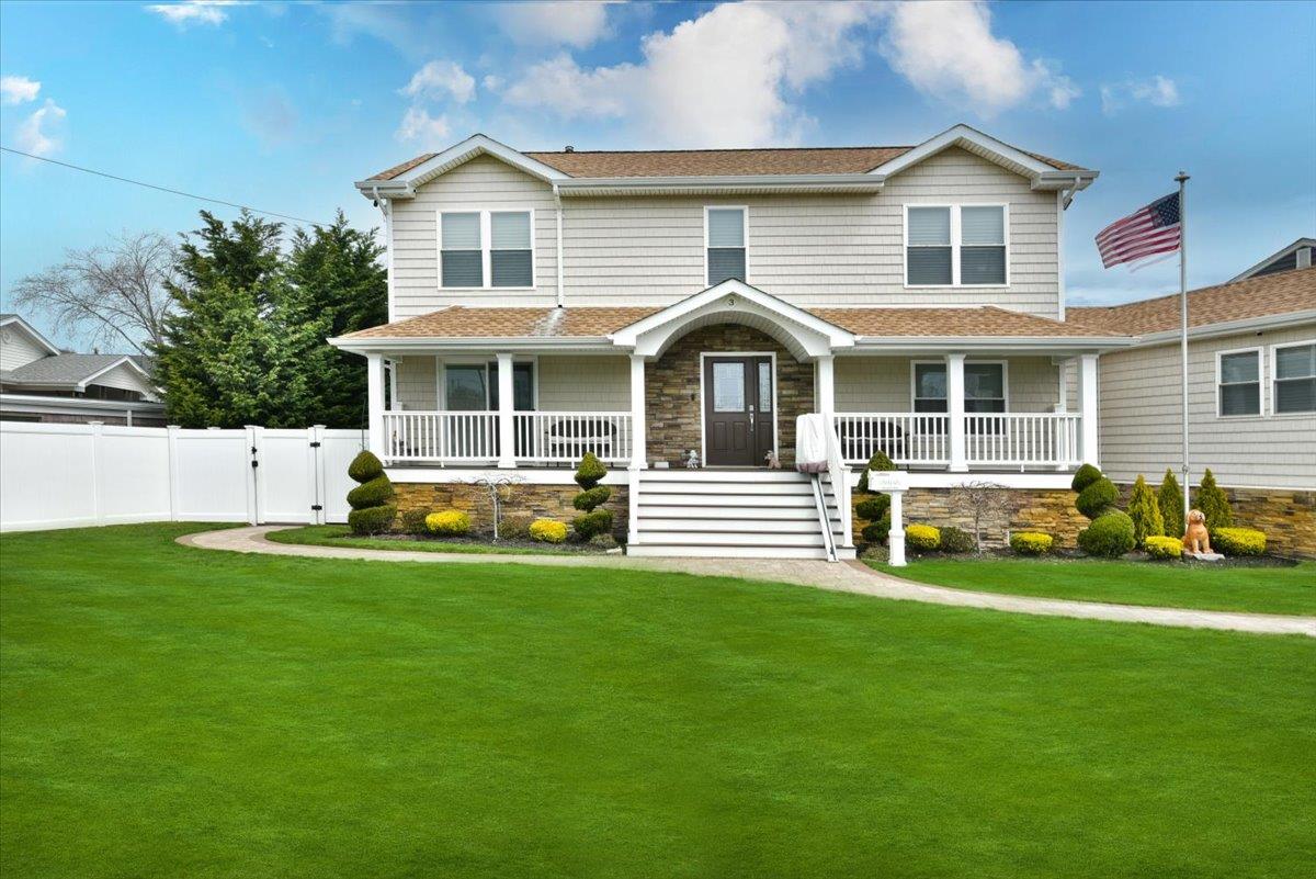 3 Neptune Place, Massapequa, NY 11758