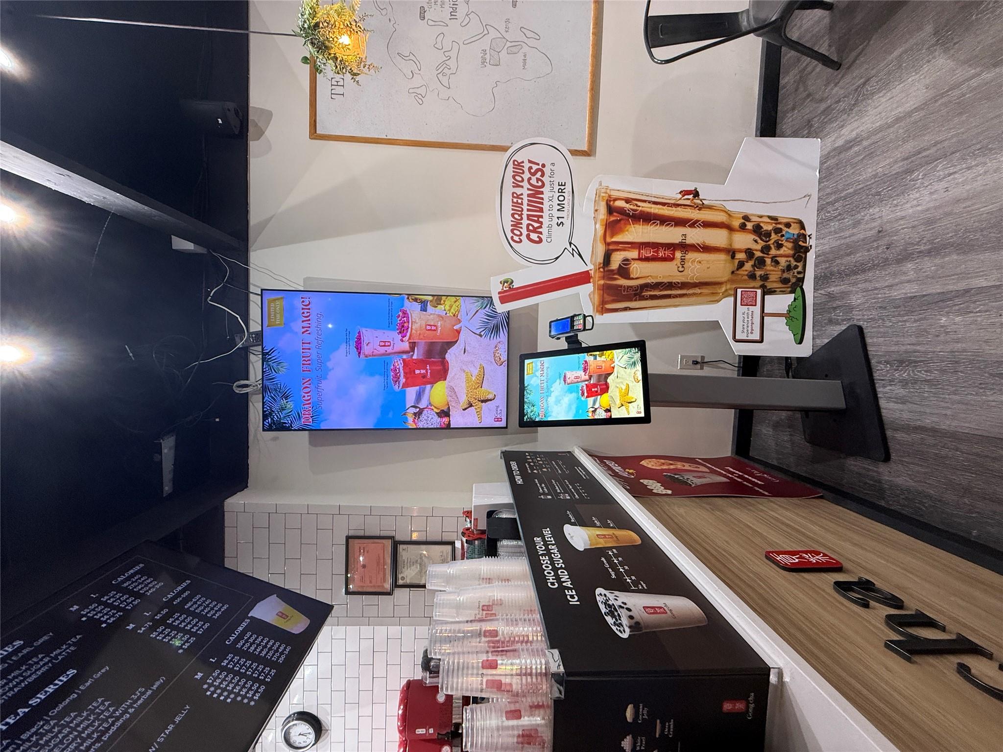 196 2nd St, Mineola, NY 11501