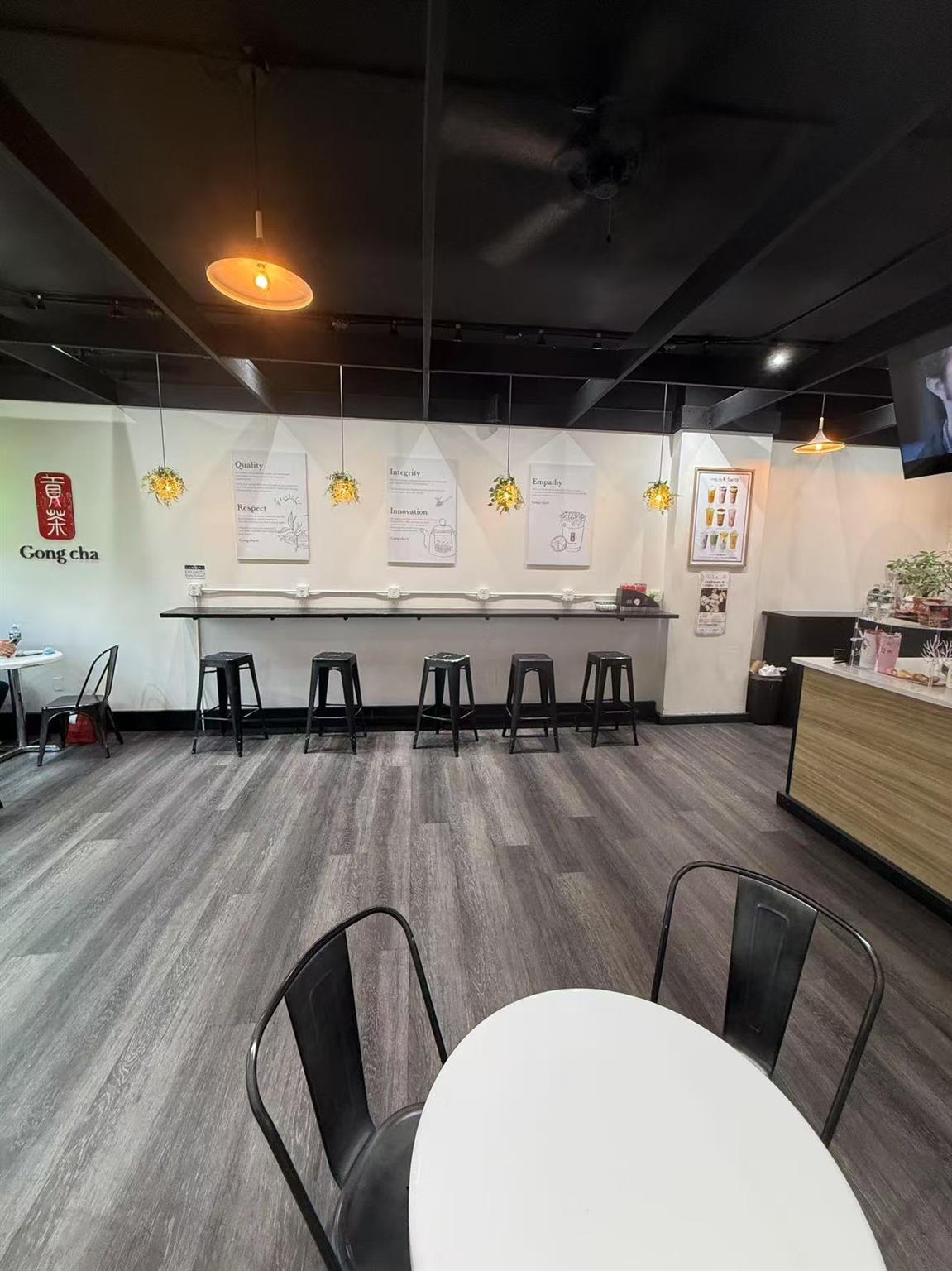 196 2nd St, Mineola, NY 11501