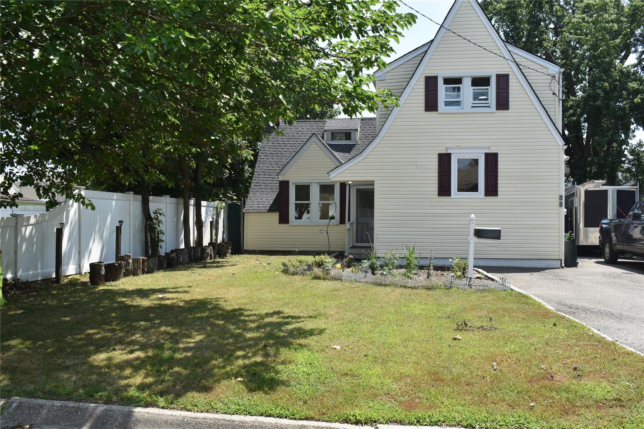 54 Danes Street, Patchogue, NY 11772