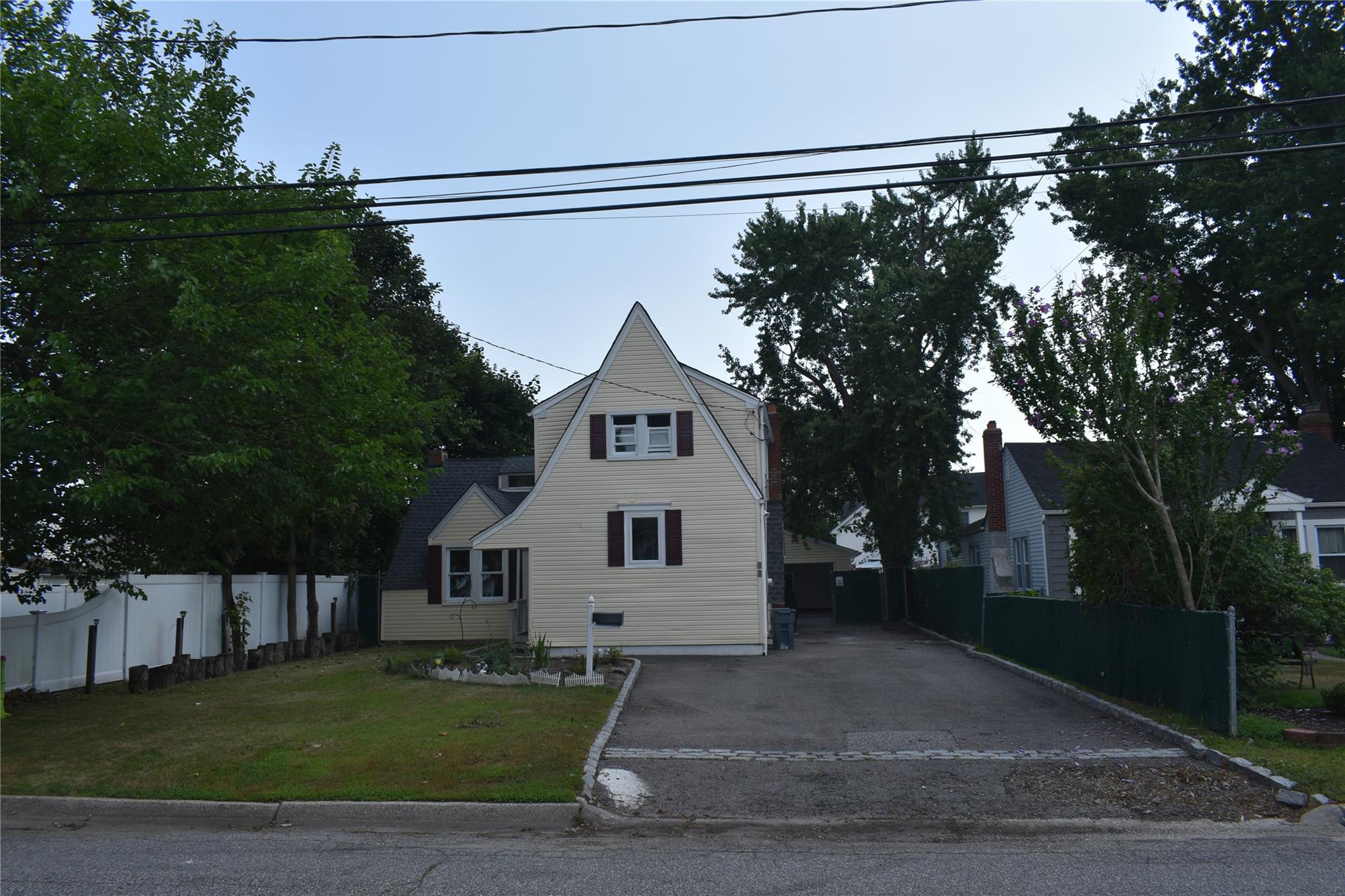 54 Danes Street, Patchogue, NY 11772
