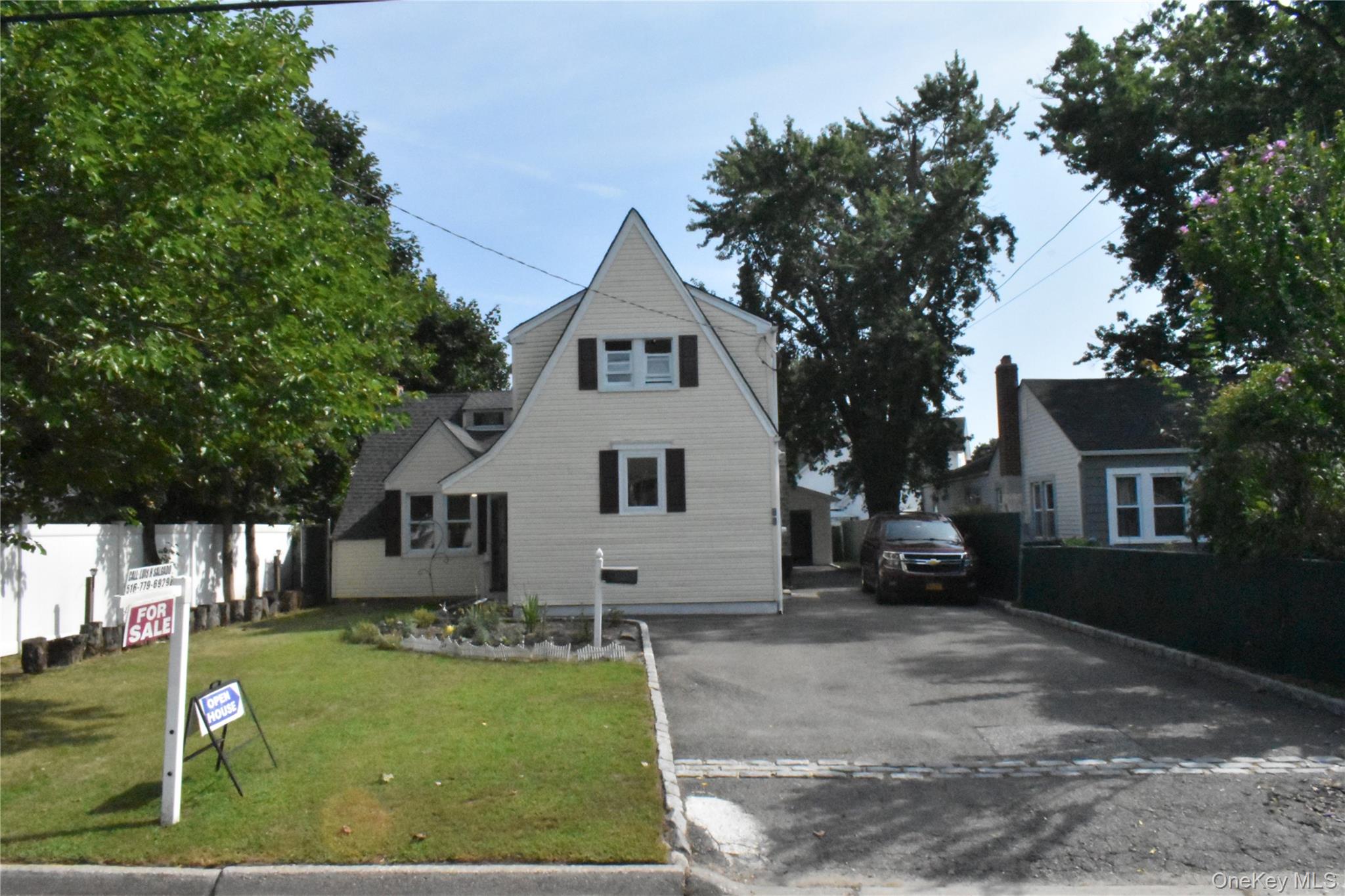 54 Danes Street, Patchogue, NY 11772