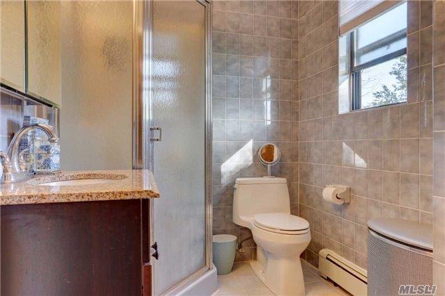 10 Woodbury Court, Hicksville, NY 11801