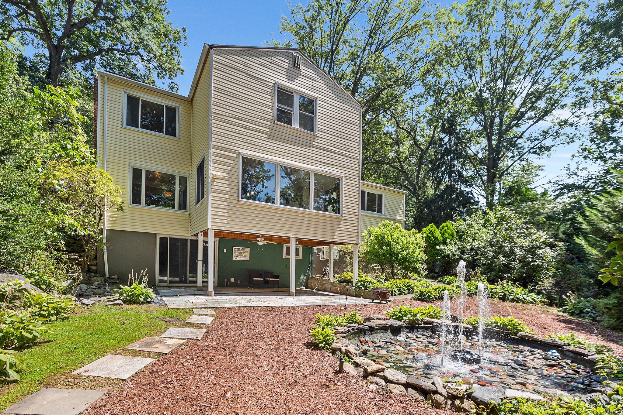 25 Sprain Valley Road, Scarsdale, NY 10583