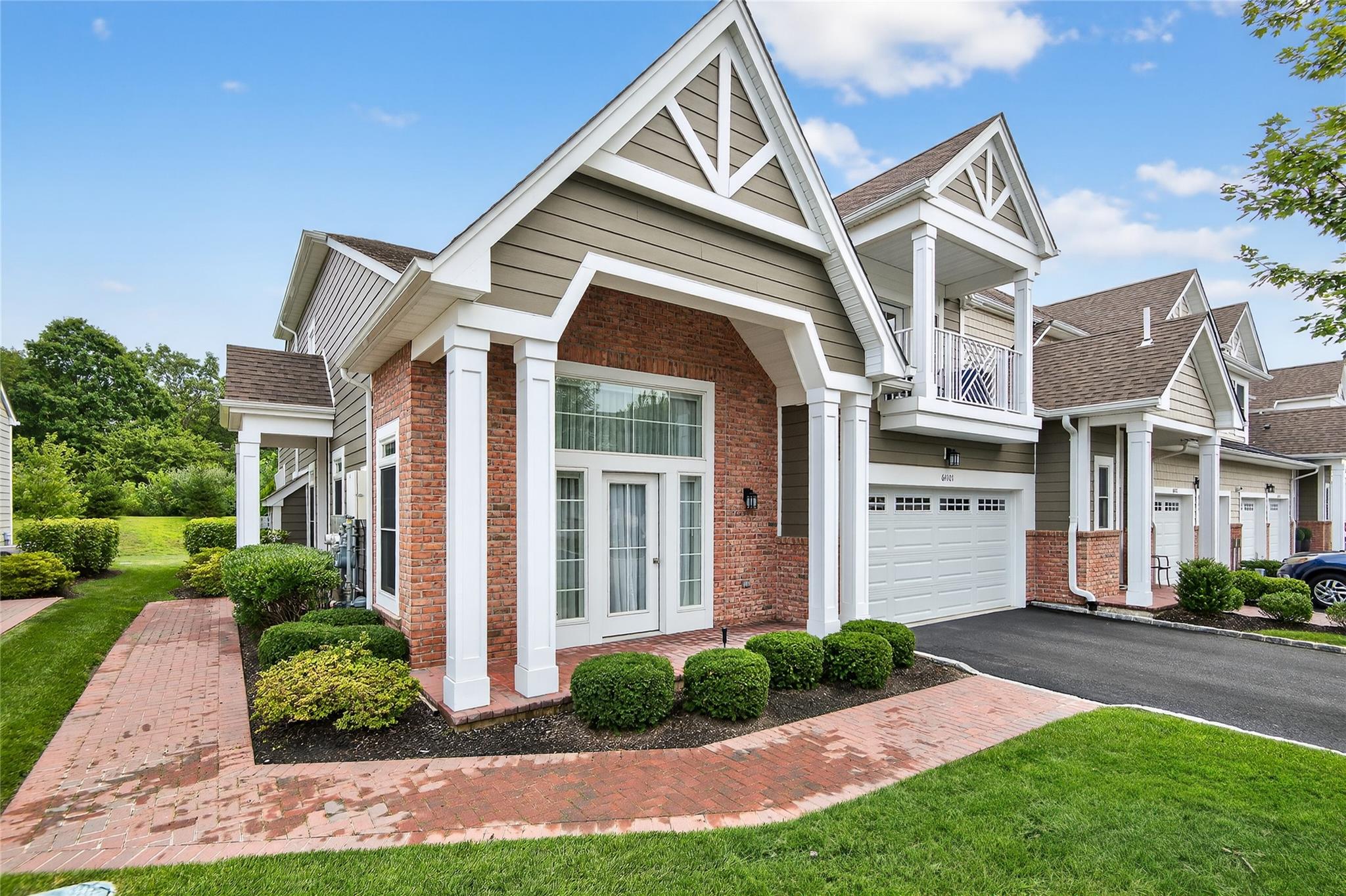 64101 Red Cedar Road, Plainview, NY 11803