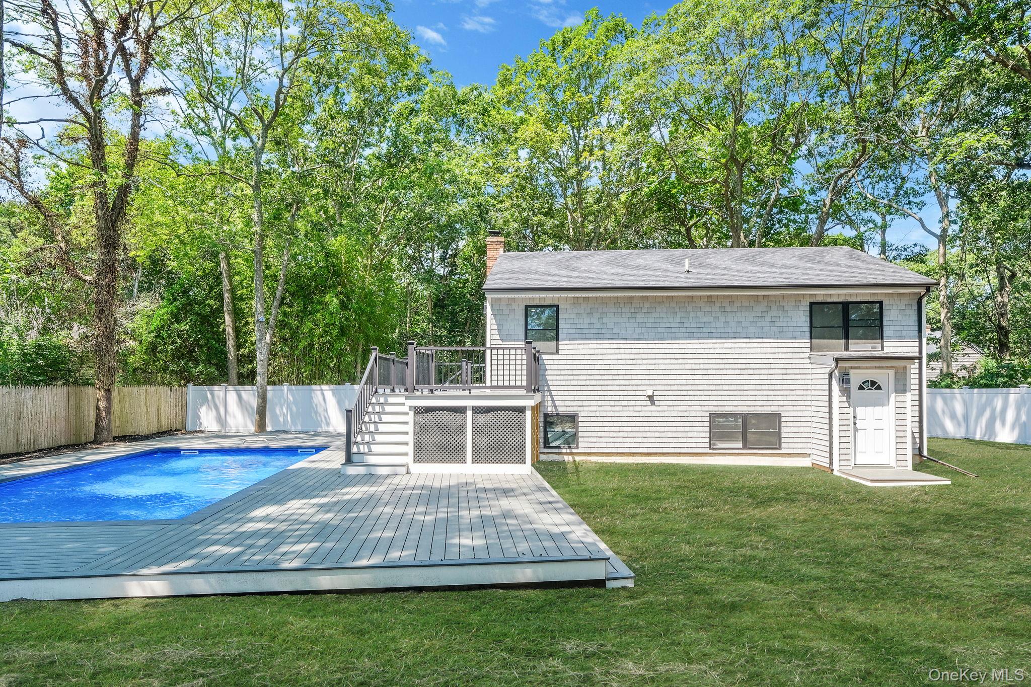 38 Columbia, Westhampton, NY 11977